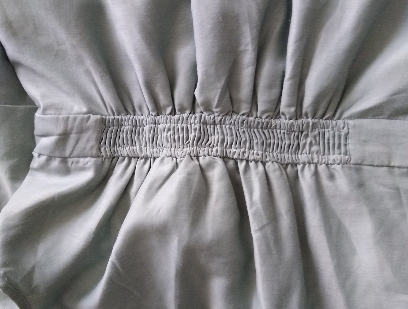 grünes Kleid