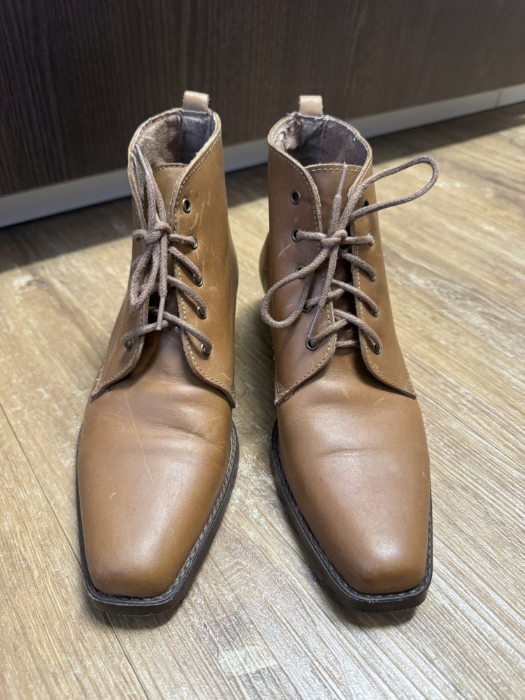 Lederstiefeletten / Lederschuhe / Boots