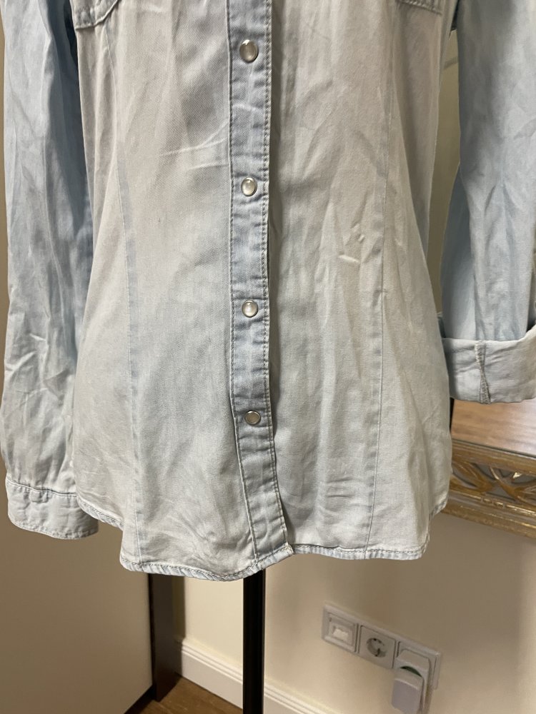 Jeanshemd / Jeansbluse / Jeansjacke ONLY mit heller Waschung
