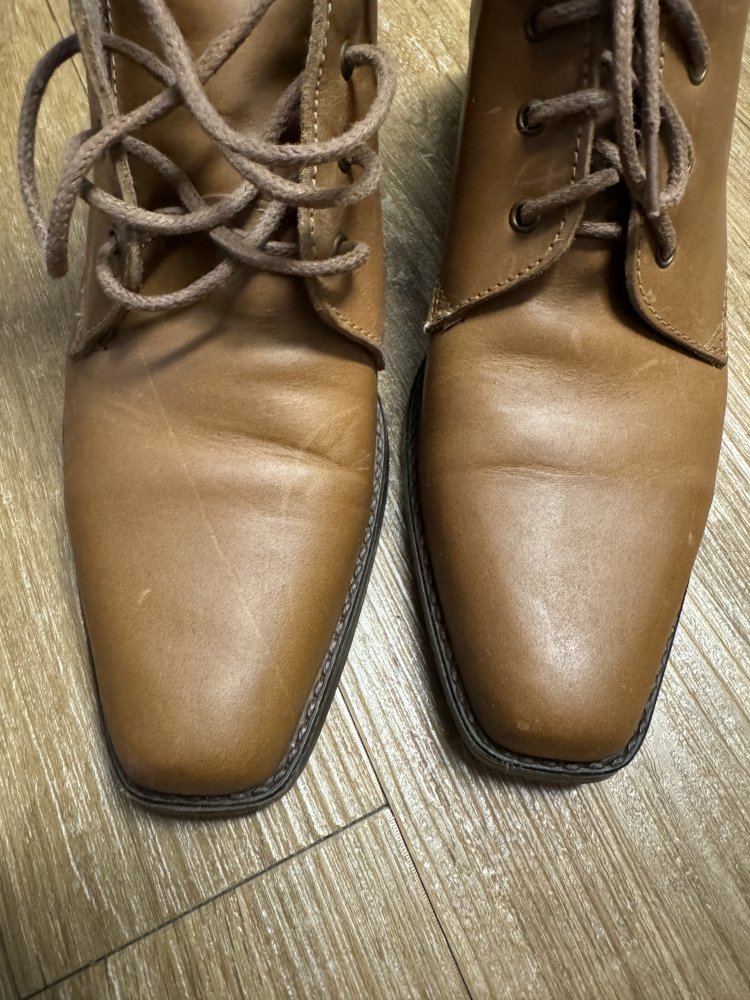 Lederstiefeletten / Lederschuhe / Boots