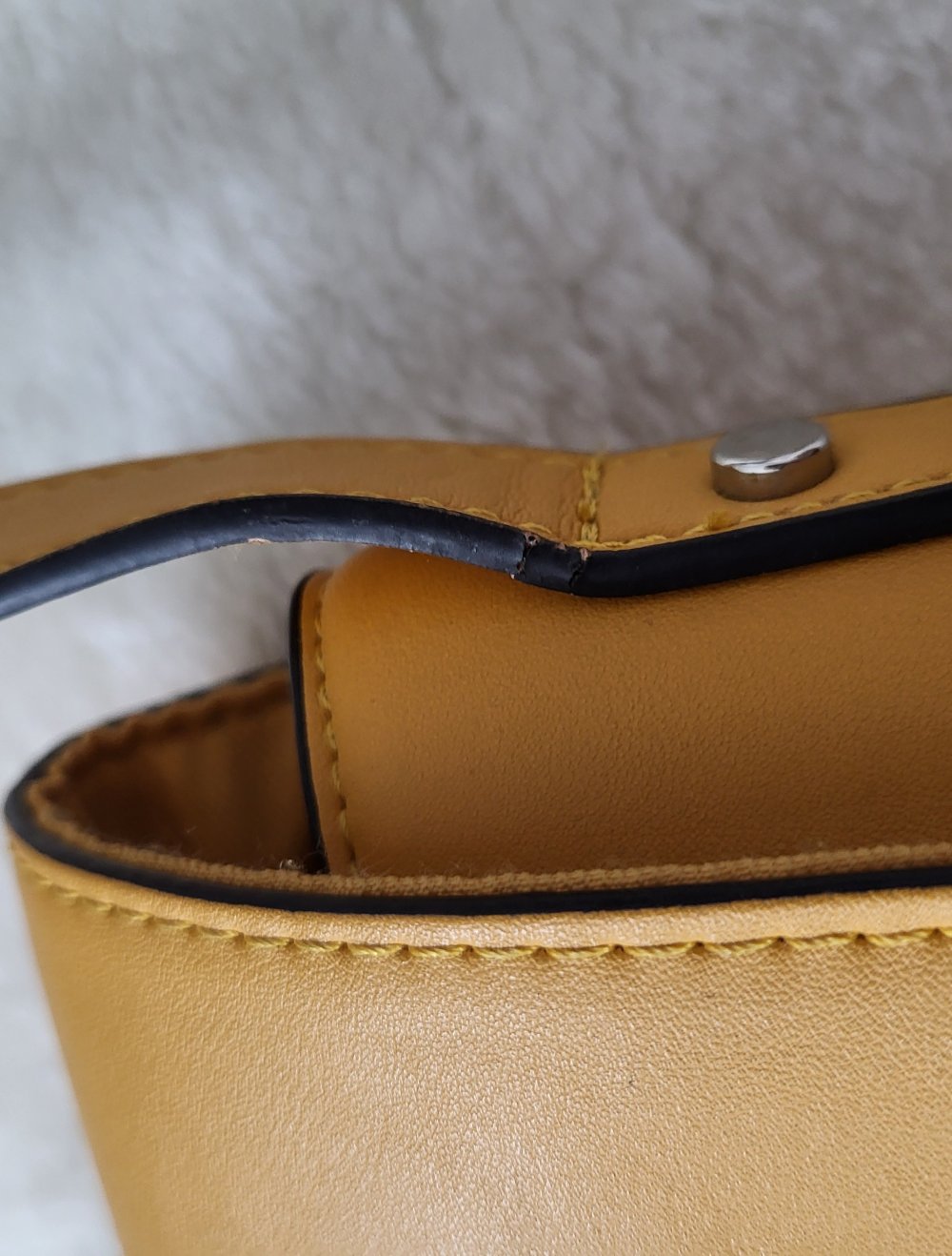 Gelbe Umhängetasche Cross Bag