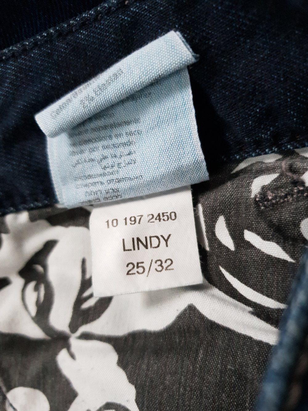 Jeans Mavi Gr. 25/32 Modell Lindy