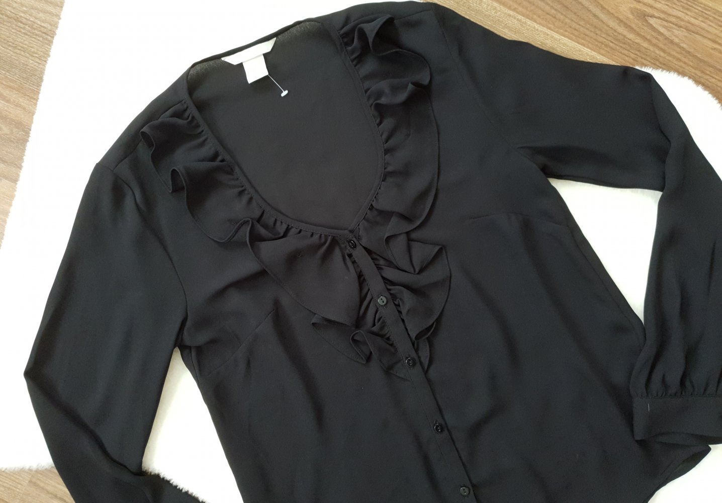 Schwarze Bluse mit Volant Gr. 32 | XXS H&M Volantkragen