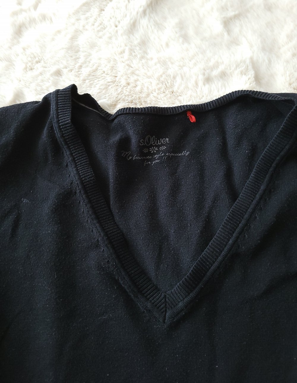 Schwarzes Langarmshirt Dünner Pullover V-Ausschnitt s.Oliver