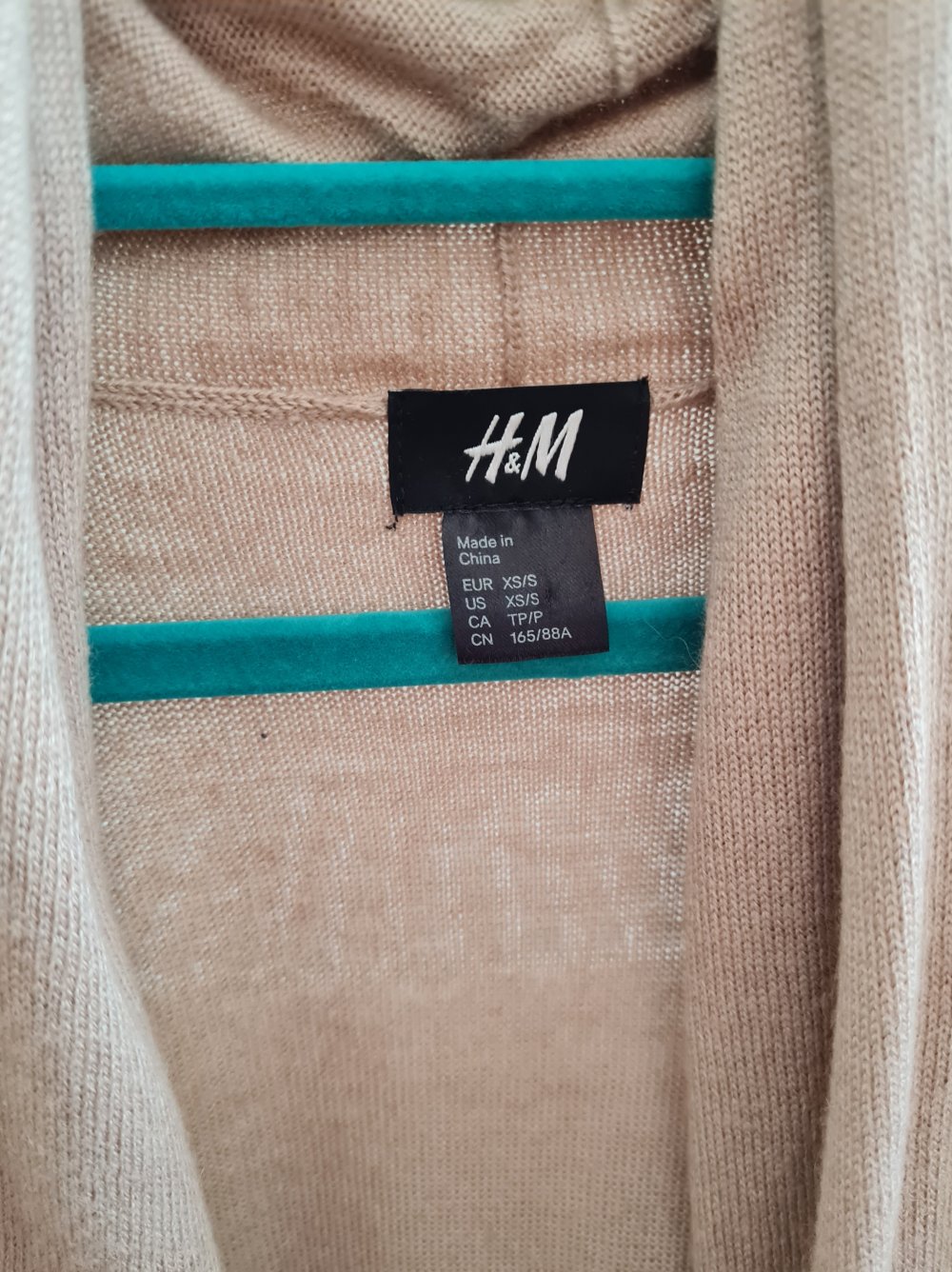 Langer Beiger Cardigan XS/S mit Schlaufe Wolle