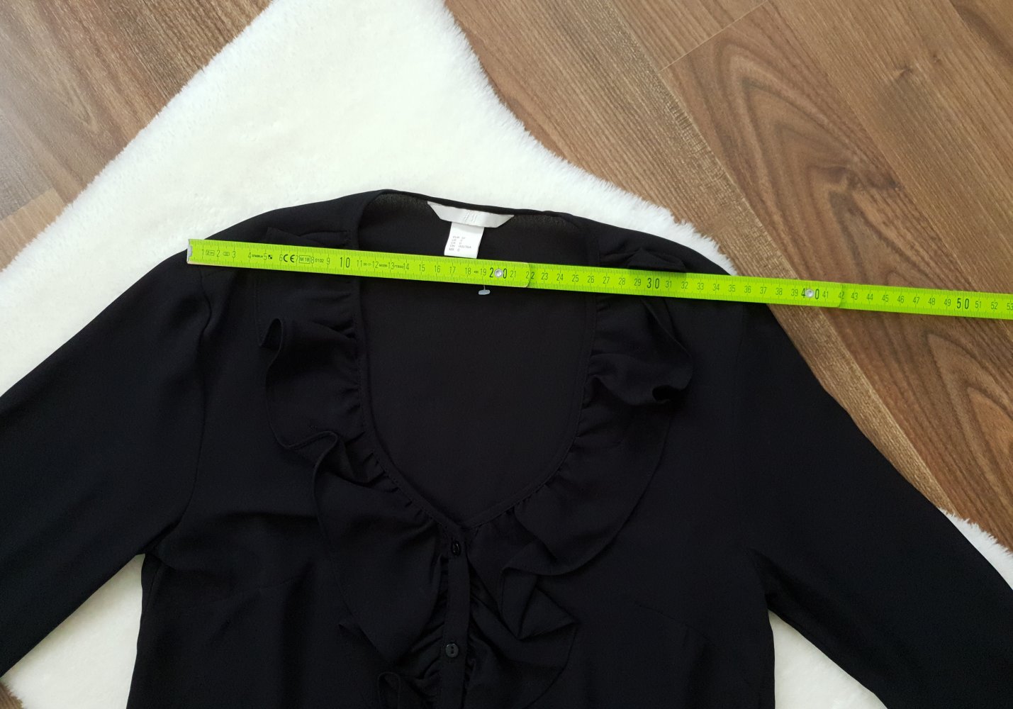 Schwarze Bluse mit Volant Gr. 32 | XXS H&M Volantkragen