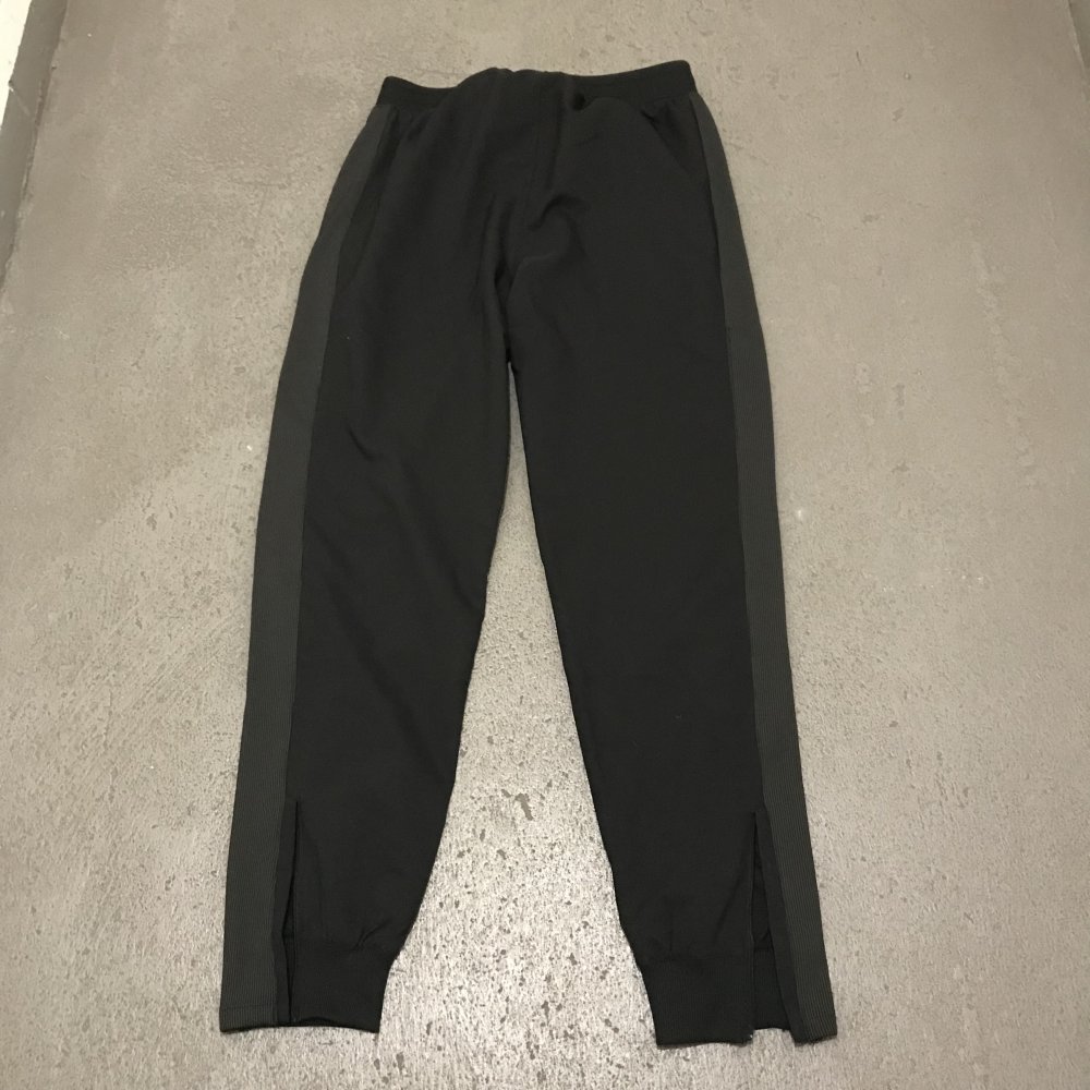 Schwarze Jogginghose