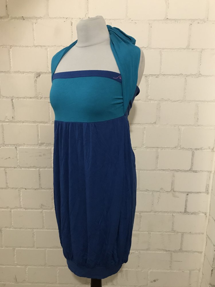 Strandkleid mit verschiedenen Bindungen