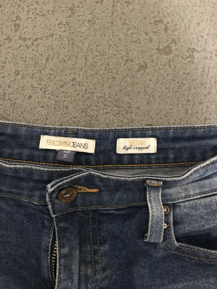 Ankle Jeans