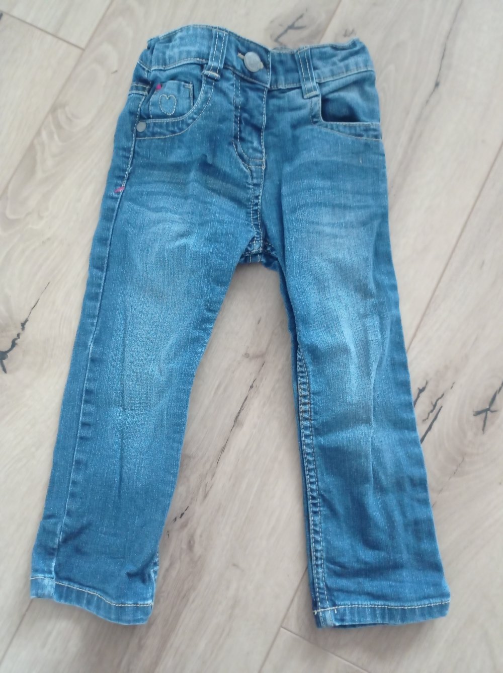 Jeans mit schönen Details 