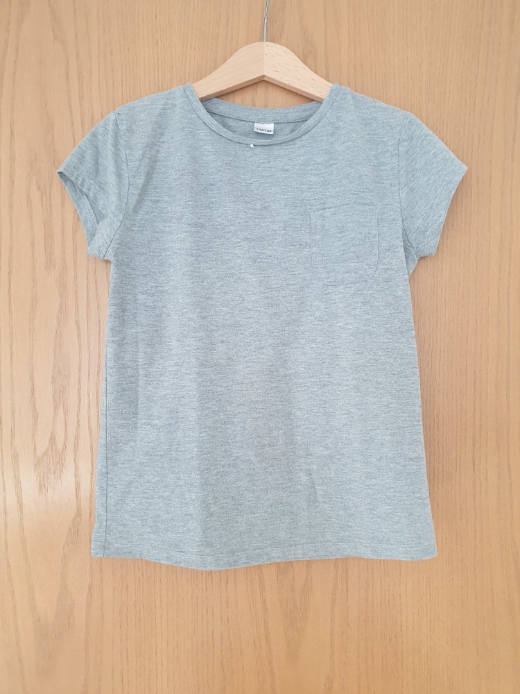 T-Shirt 134 grau schimmert bunt