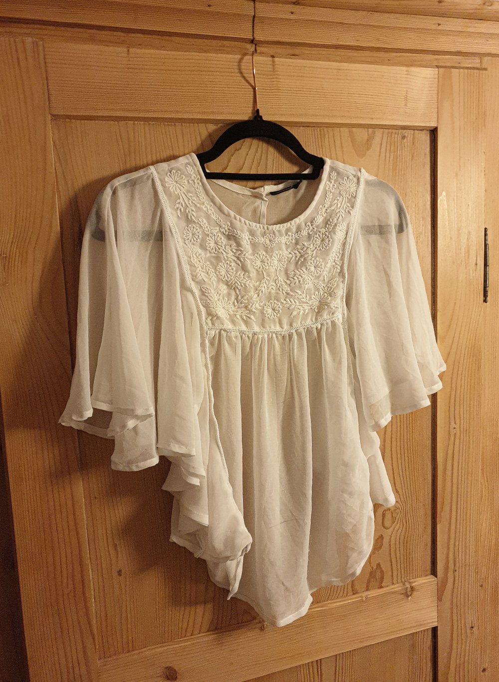 weiße Sommerbluse