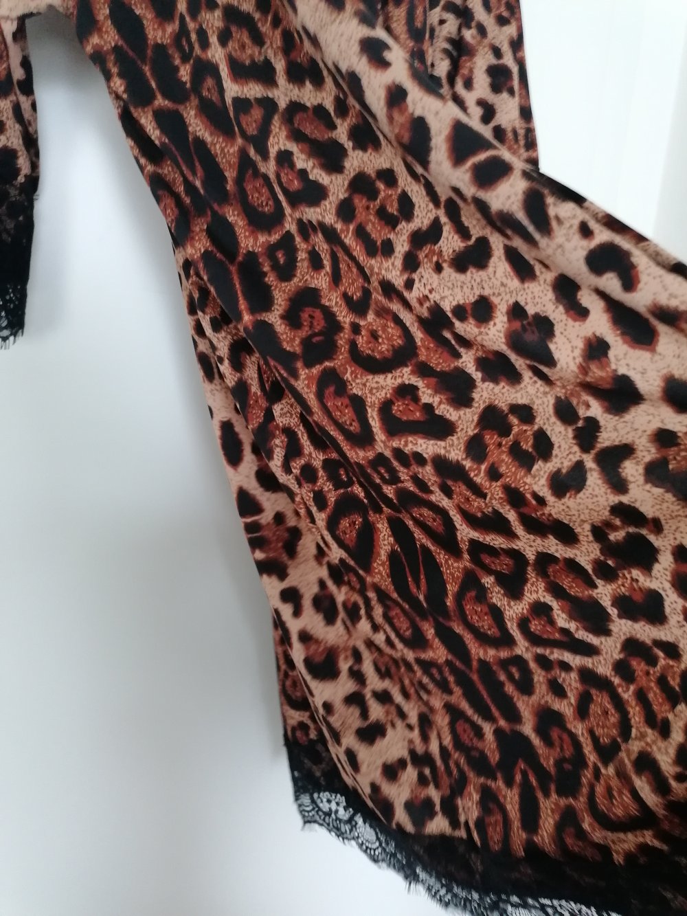 Morgenmantel mit Leoprint 