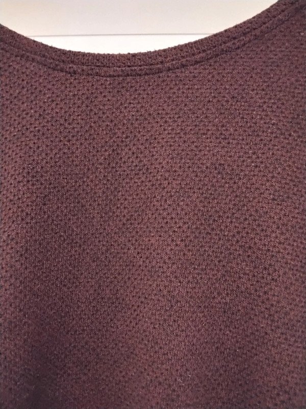 bordeaux farbener 3/4-Arm Pulli mit schwarzen Manschetten
