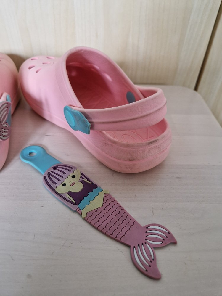 Clogs / Hausschuhe / Badeschuhe mit Meerjungfrau