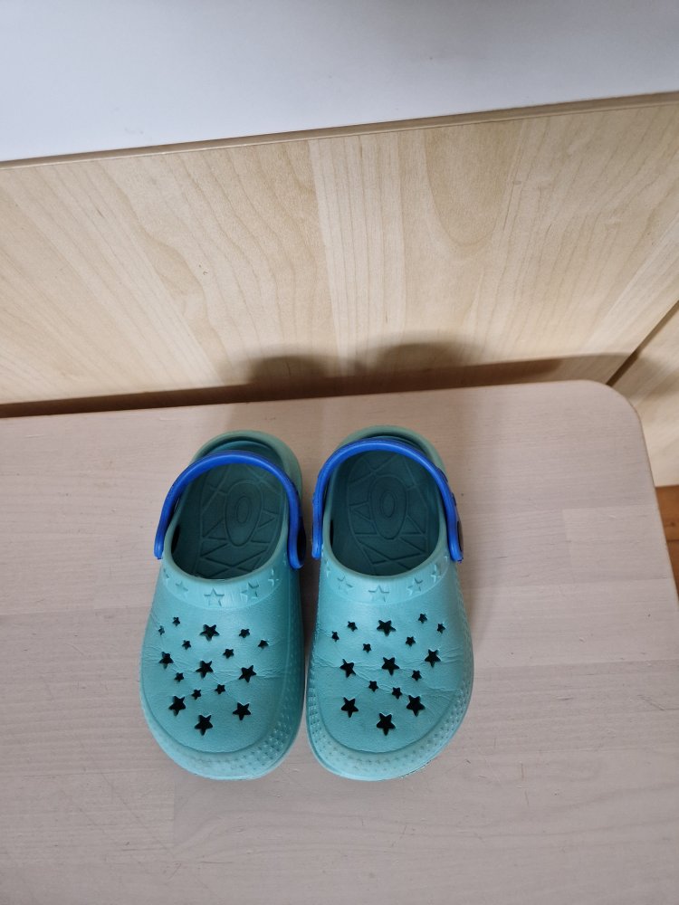 Clogs / Hausschuhe / Badeschuhe mit Sterne