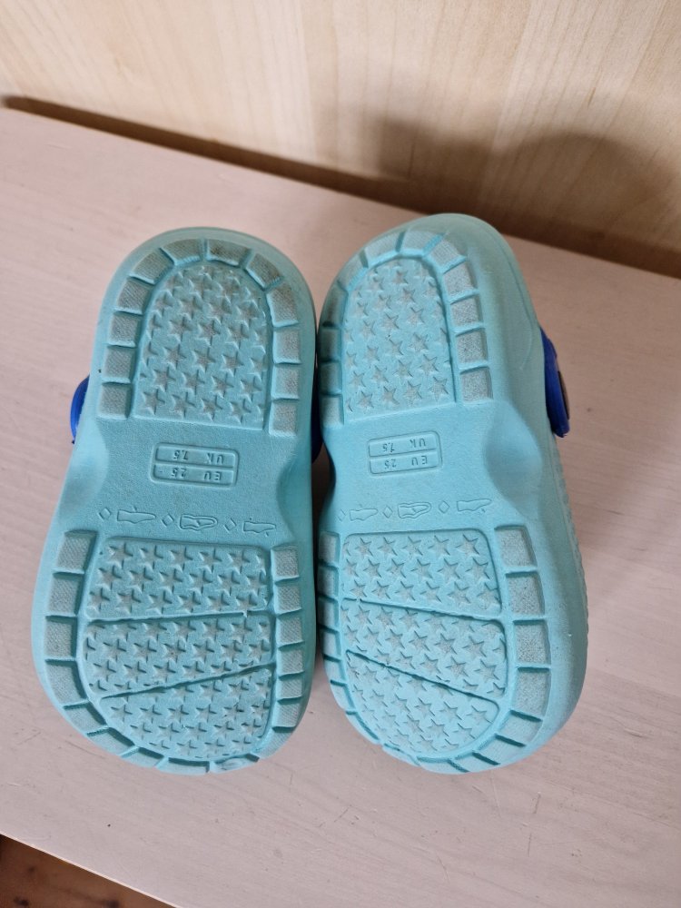 Clogs / Hausschuhe / Badeschuhe mit Sterne