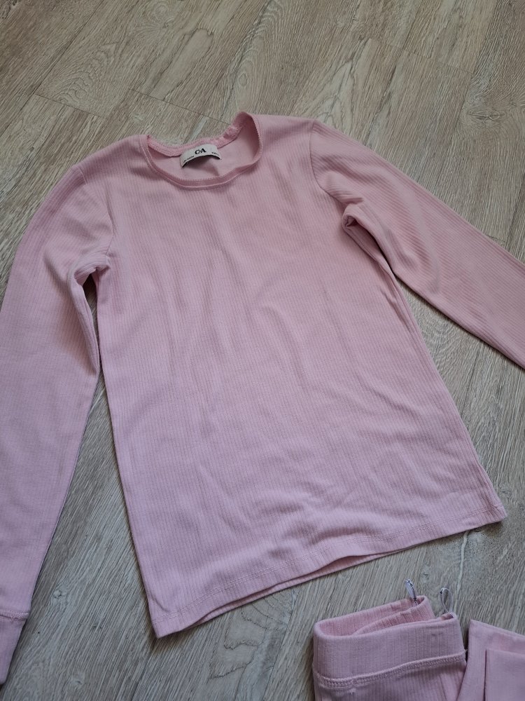*Neuwertiger* Schlafanzug in Rosa  Größe 134 / 140