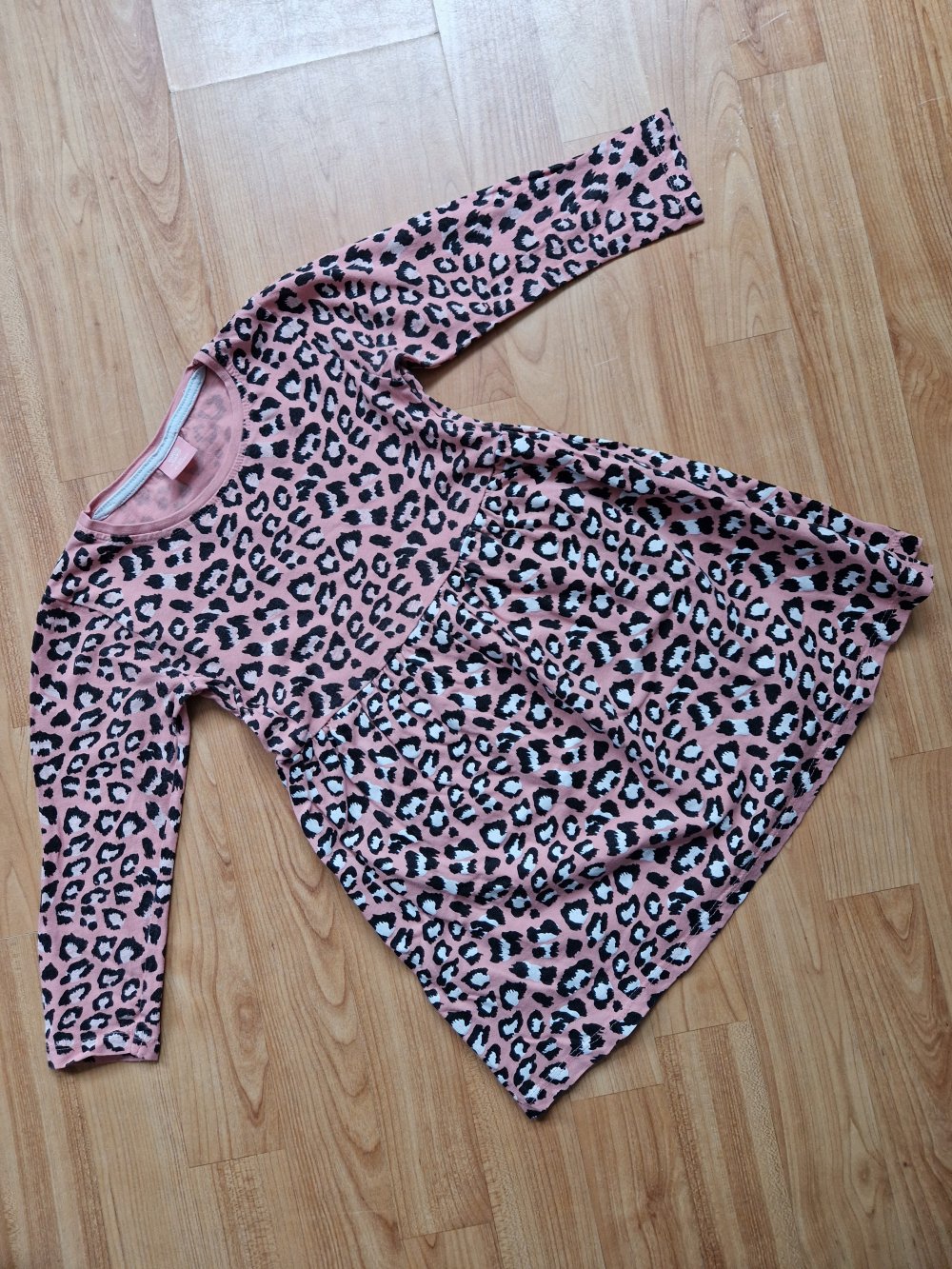 Kleid mit Muster 
