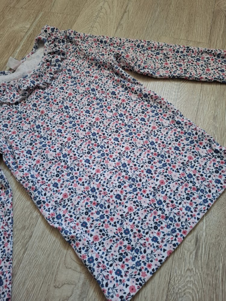 *Neuwertiges* Langarmshirt mit Blumen 