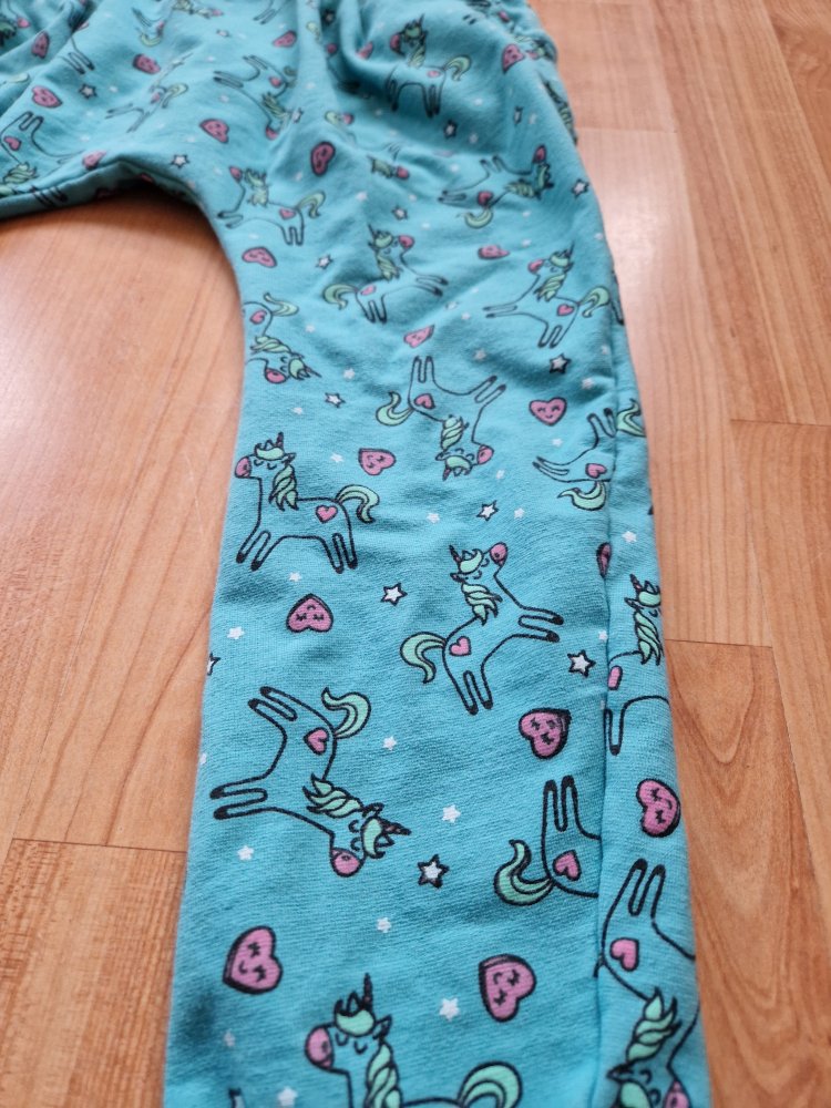 Bequeme Hose / Jogginghose mit Einhorn