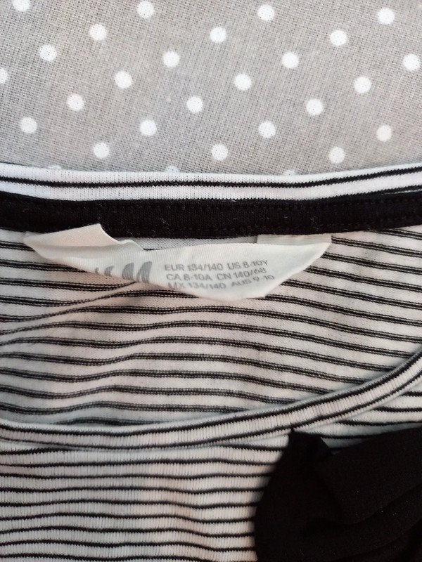 NEUWERTIG! H&M Shirt Gr 134/140, Mädchen, Schleife, Ringel, creme, Kurzarm, Sommer