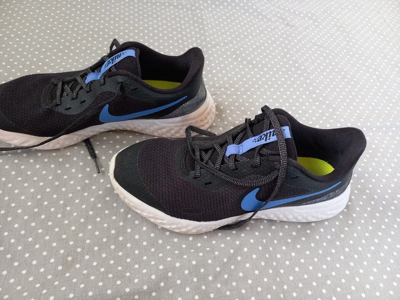 Nike Sneaker Gr 38, Damen, 5.5, Mädchen, Running, schwarz, Sportschuhe, Turnschuhe