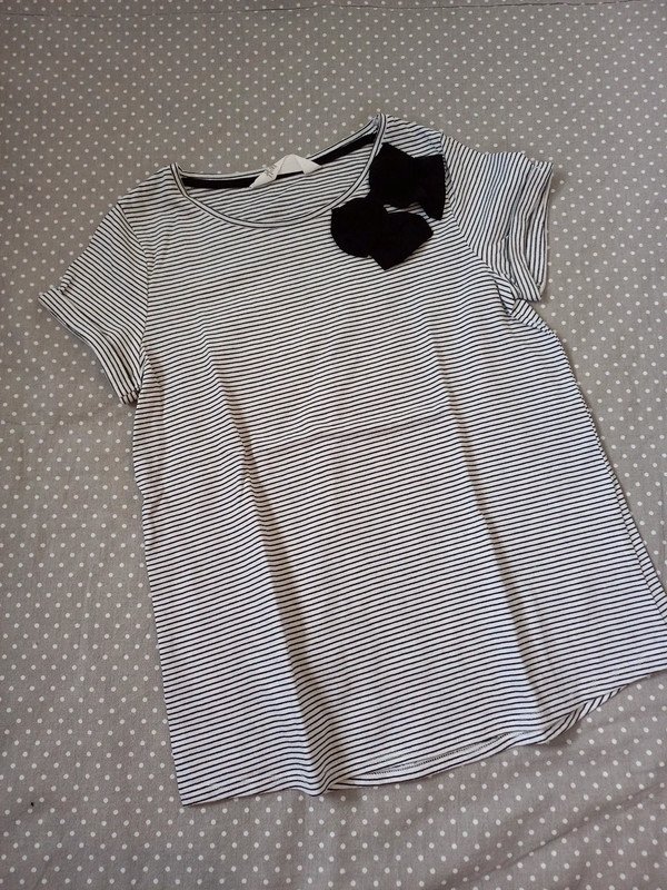 NEUWERTIG! H&M Shirt Gr 134/140, Mädchen, Schleife, Ringel, creme, Kurzarm, Sommer