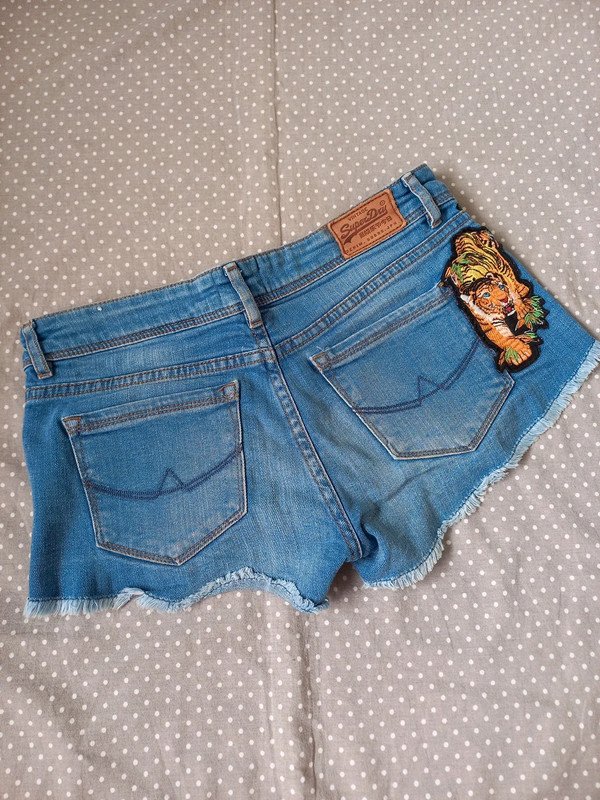 Superdry Jeansshorts Gr 32/34, XS, Damen, W 26, Hotpants, Shorts, kurze Hose, Applikation, Sommer