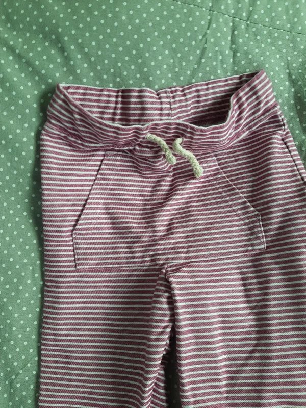  NEUWERTIG! Jako-o Sweathose Jogger Gr 128/134 Mädchen, Hose bequem, Sommer, Pumpi,