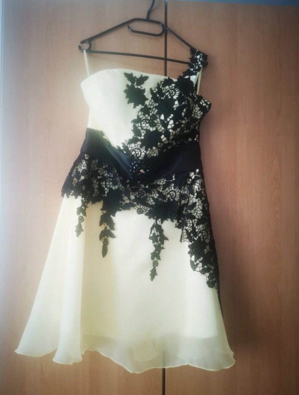Gelbes Kleid