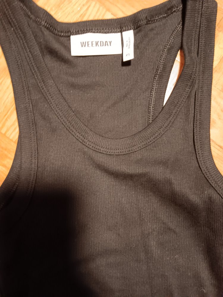 Schwarzes Top 