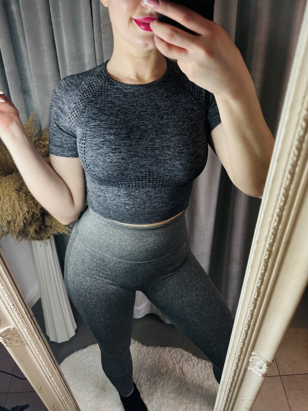 Schönes Sport Top Sporttop Fitness Fitnesstop kurzärmlig Crop Top kurz M sexy