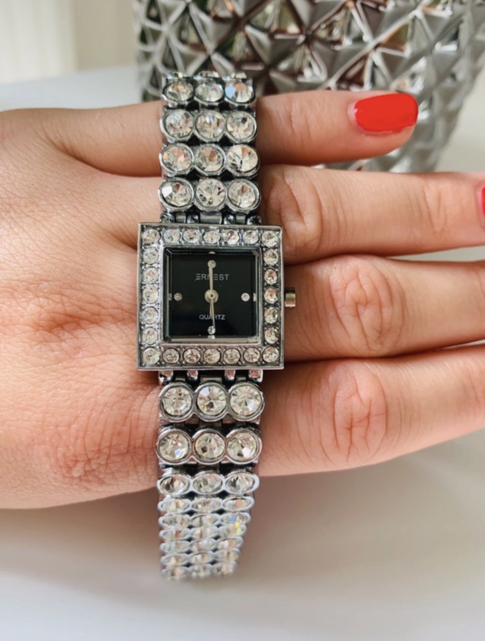Schöne Armbanduhr Uhr Damen Glitzer Silber Strasssteine Ernest Modeschmuck 