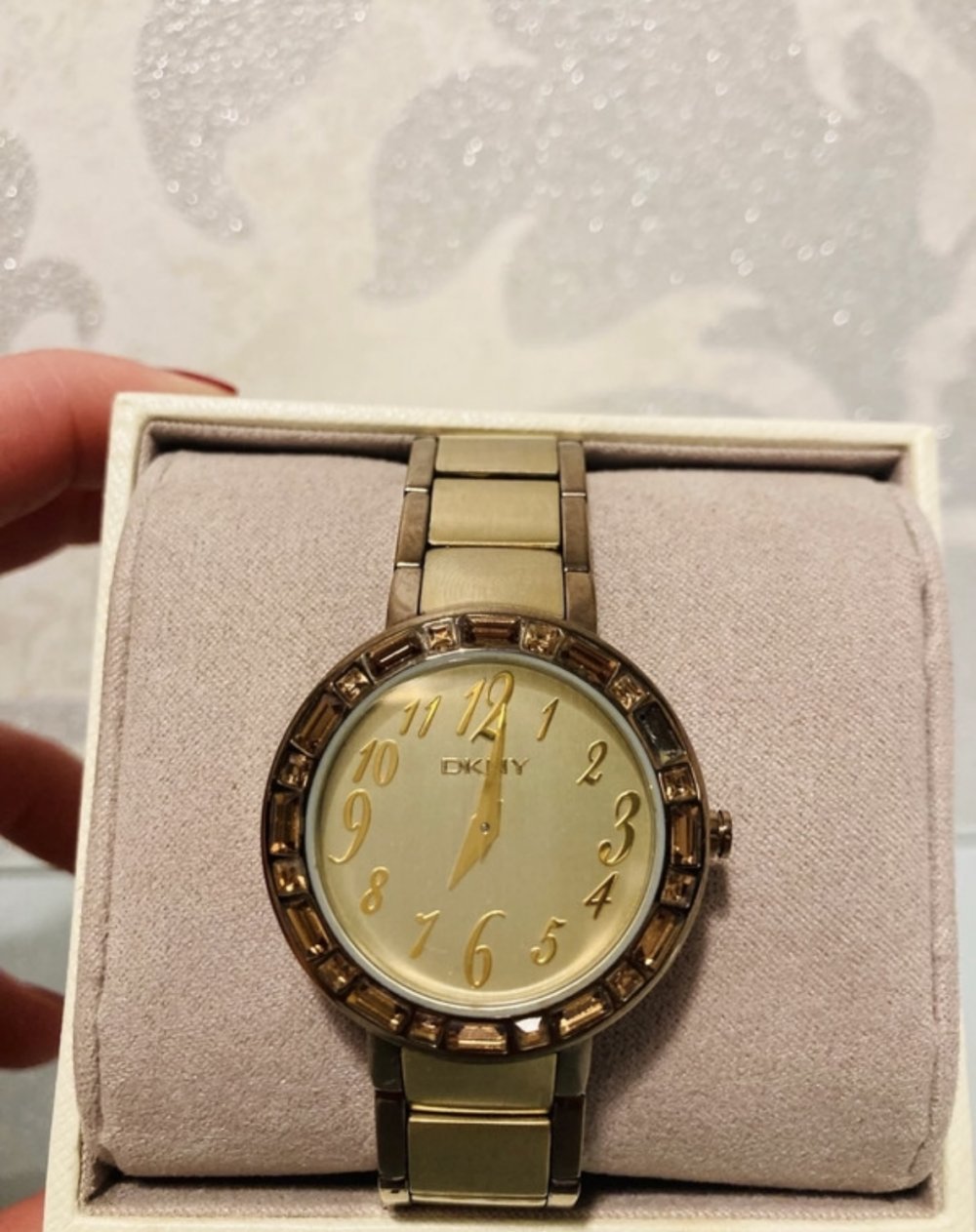 Schöne Armbanduhr Uhr Damen DKNY Strasssteine Gold Braun Damenuhr Edelstahl Top