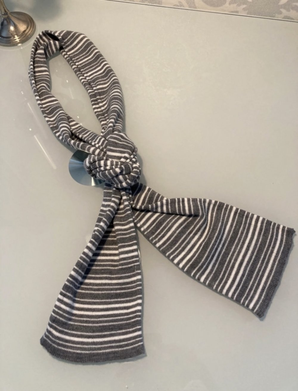 Schöner Schal Gestreift Jungen Kinder H&M Grau Weiss Kuschelig Warm Kinderschal