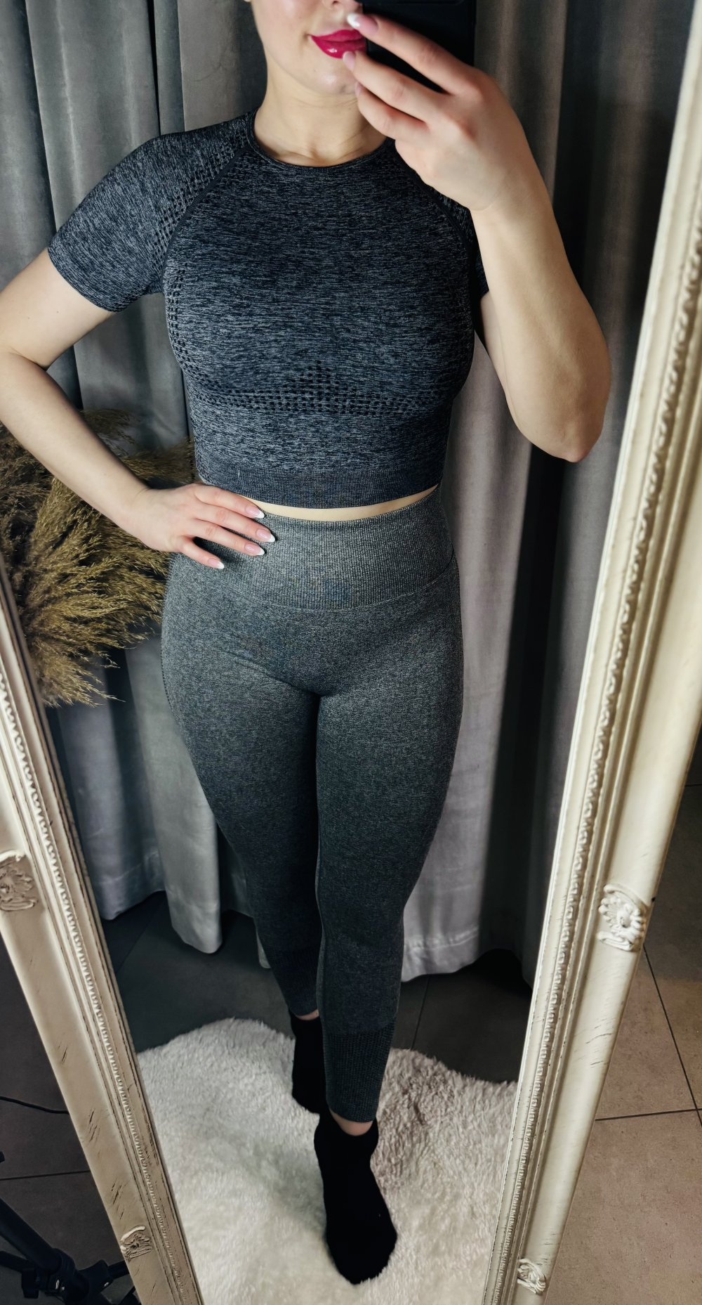 Schönes Sport Top Sporttop Fitness Fitnesstop kurzärmlig Crop Top kurz M sexy