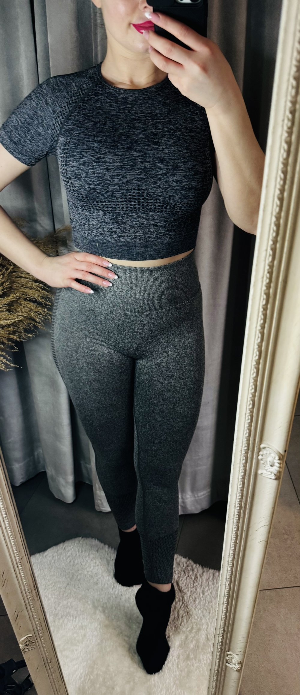 Schönes Sport Top Sporttop Fitness Fitnesstop kurzärmlig Crop Top kurz M sexy