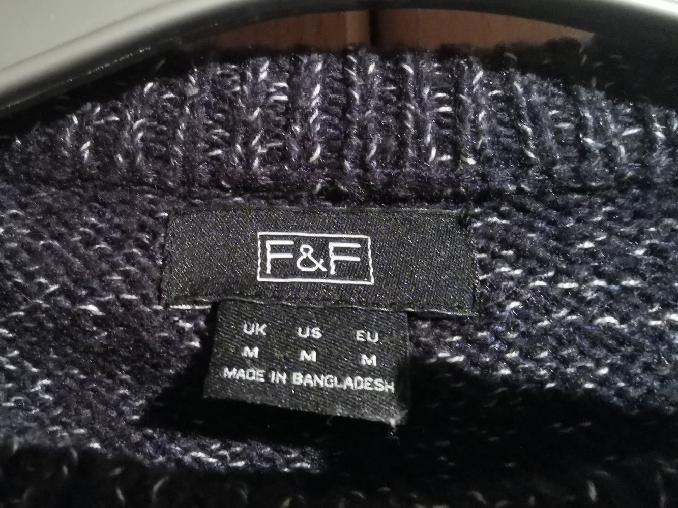 dunkelblauer Pullover (Gr. M)
