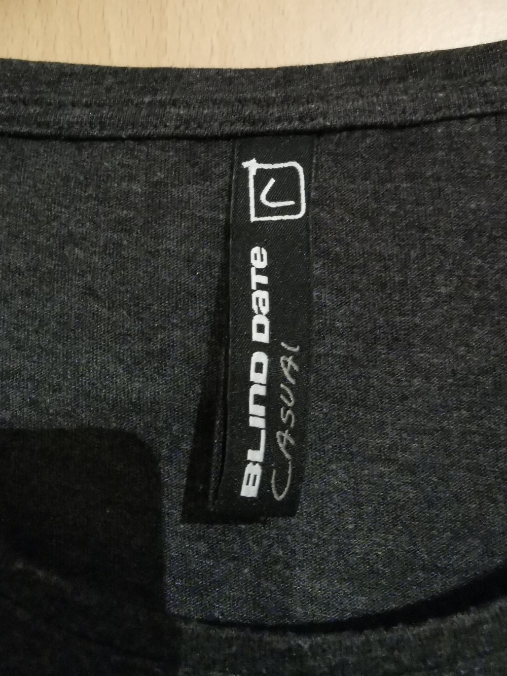 graumeliertes T-Shirt