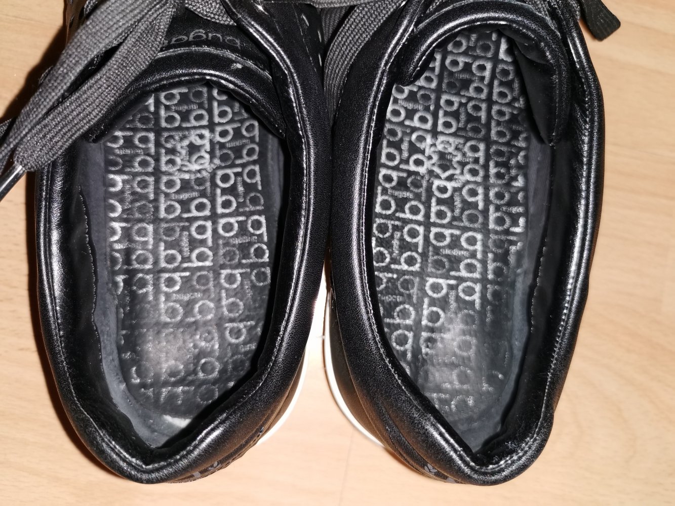 Sneaker von Bugatti (Gr. 39)