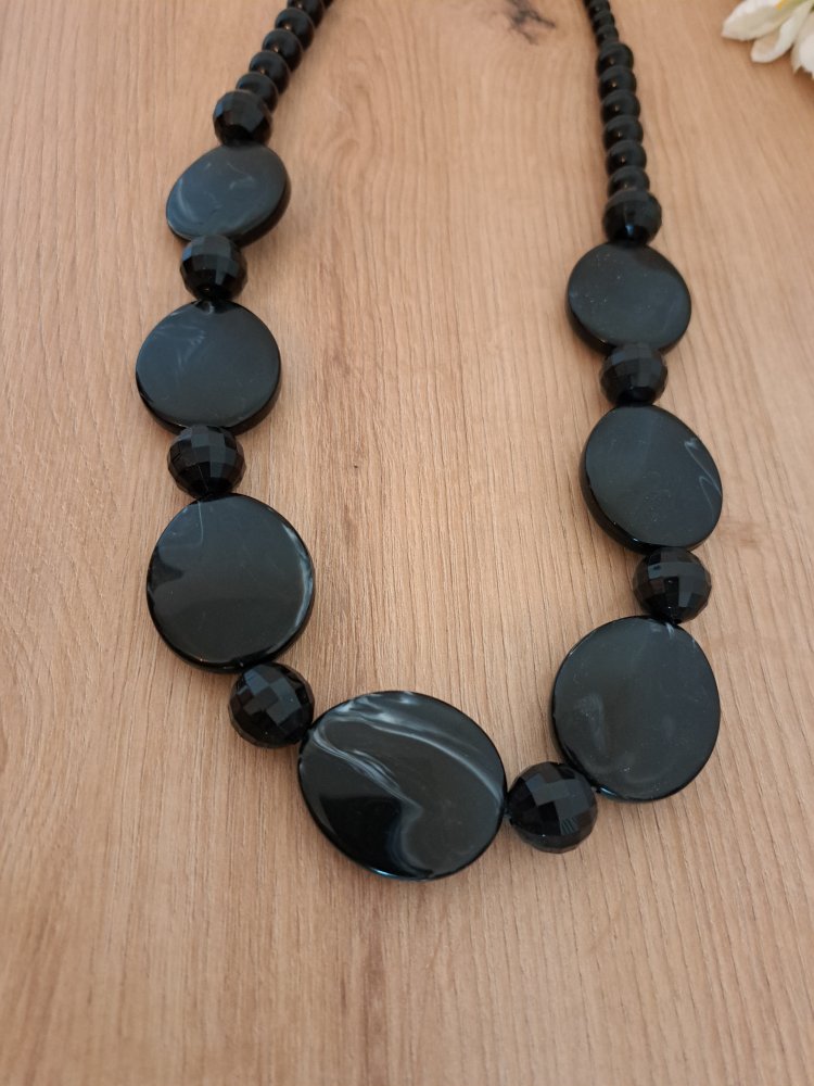Halskette mit schwarzen Steinen - Collier Schmuck
