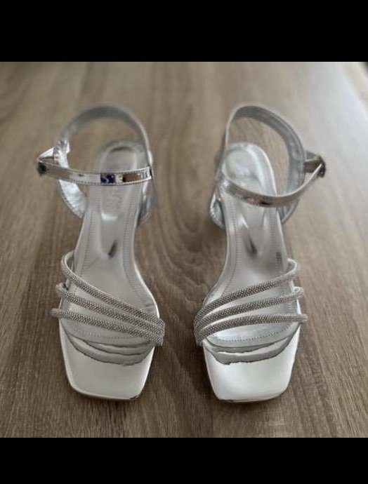 hohe Sandalen