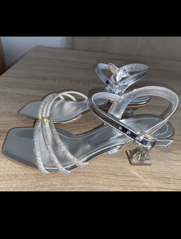 hohe Sandalen