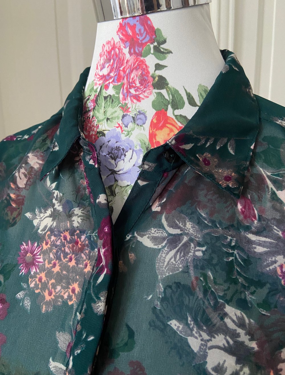 Transparente Bluse, dunkelgrün, Blumen, M