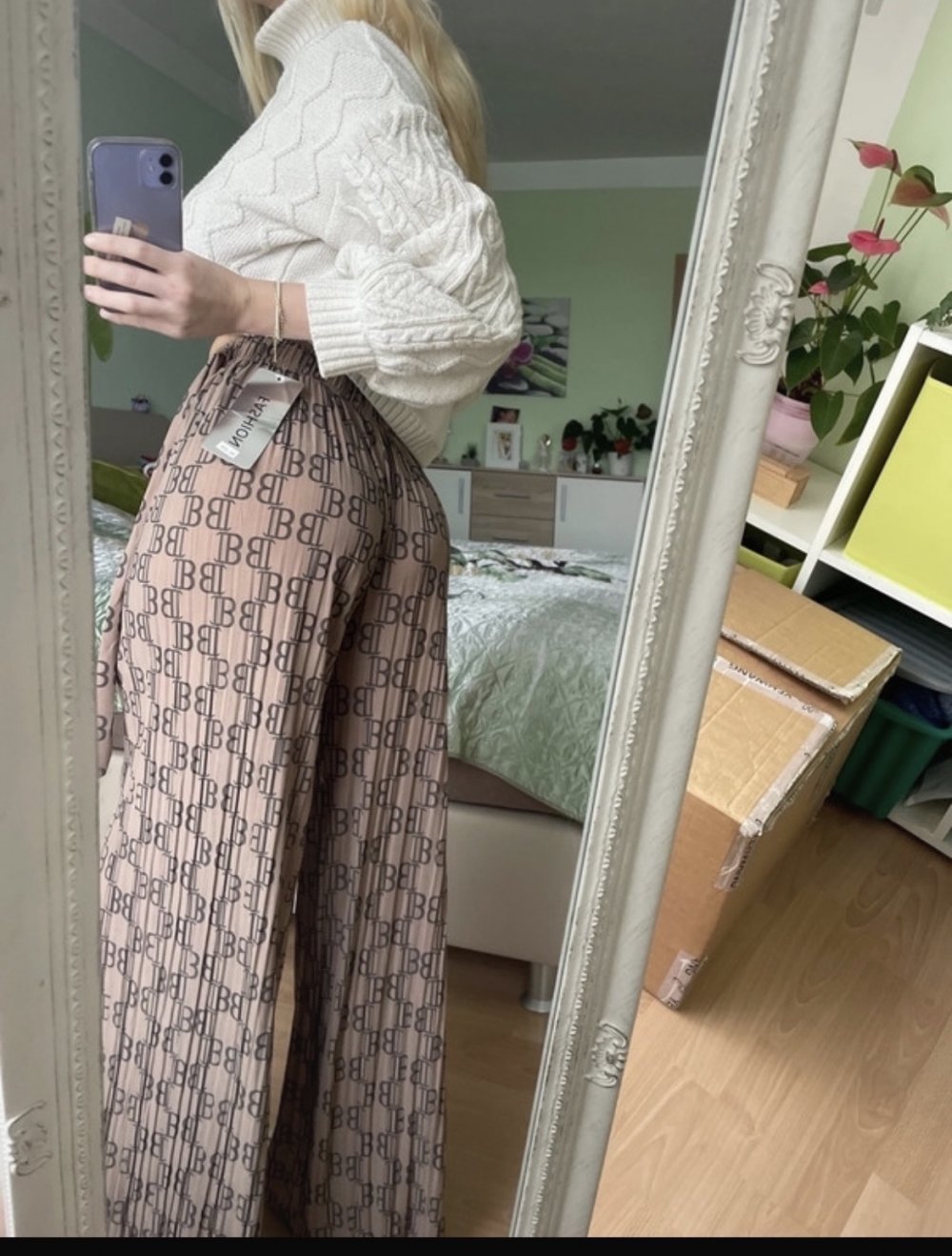 Lockere luftige braune Hose
