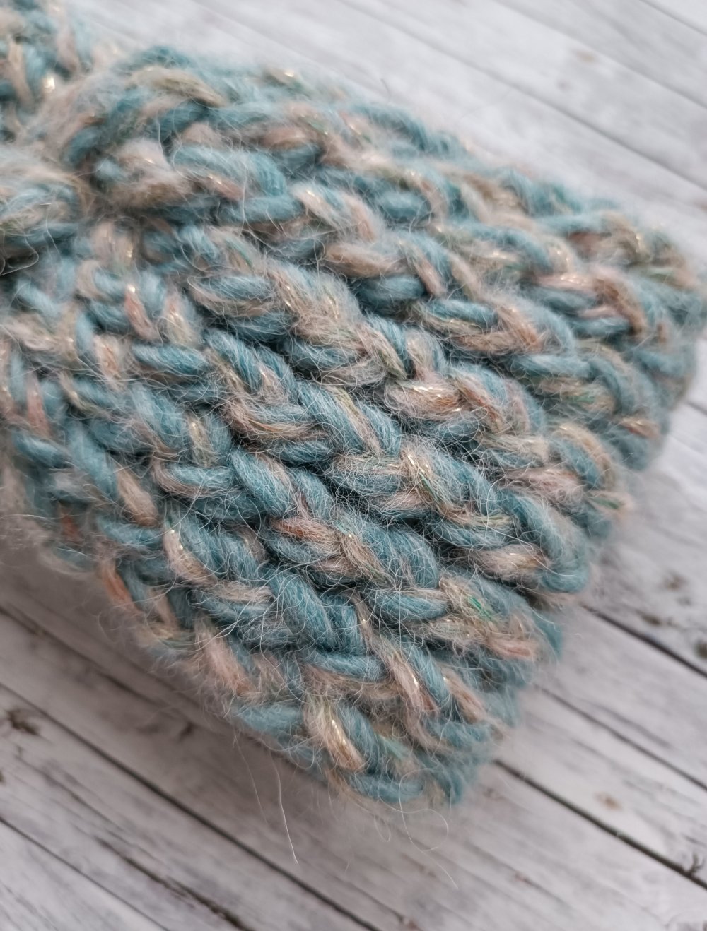 Pastellfarbenes Strickstirnband aus Wolle