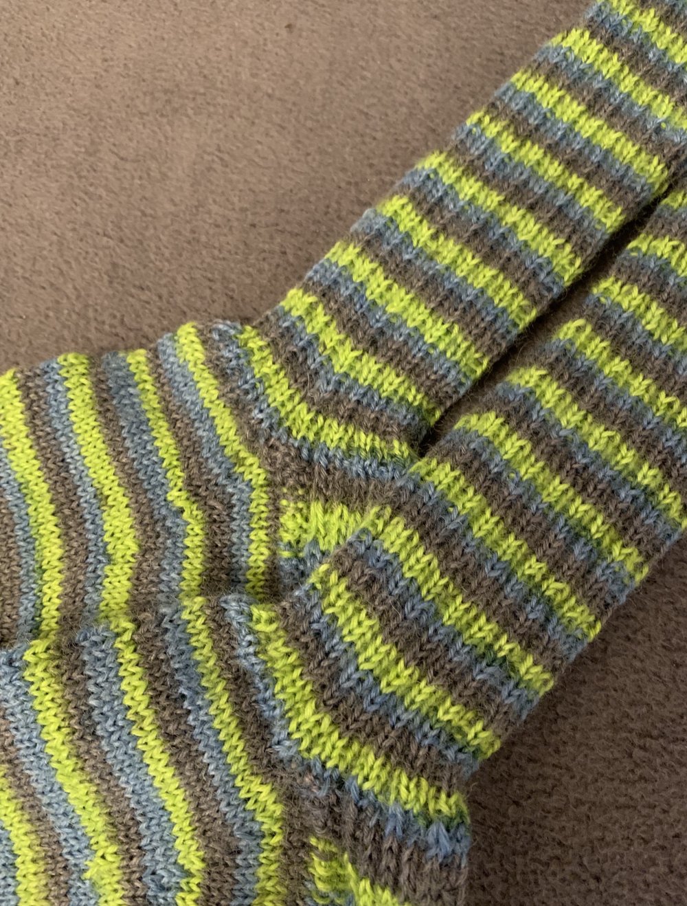 selbstgestrickte Wollsocken