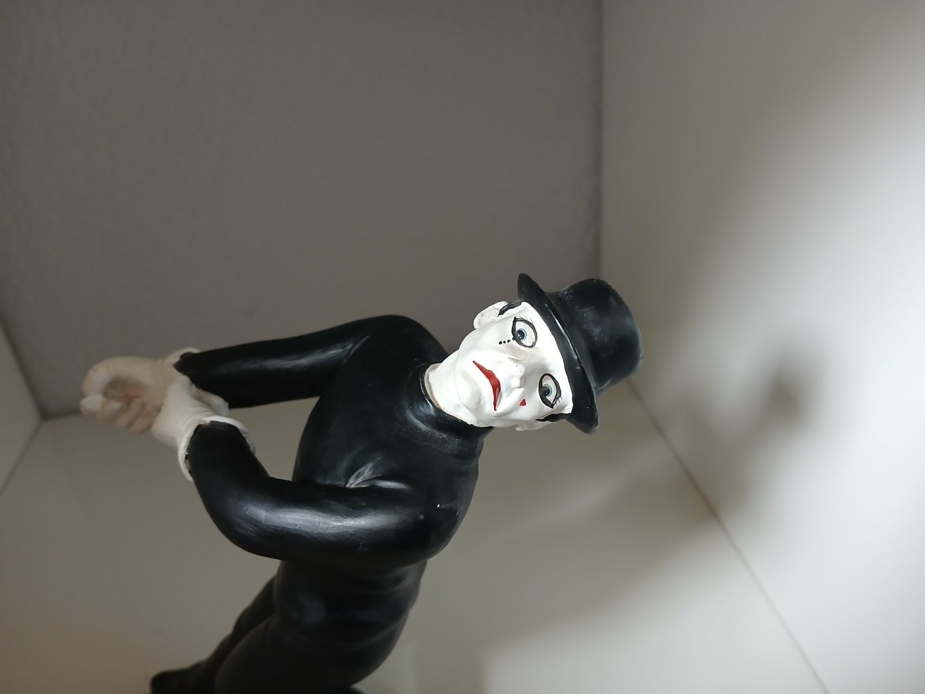 Moderne Kunst Skulptur Sammel Figur Pantomime schwarz weiss ca.18 cm hoch ausgefallen