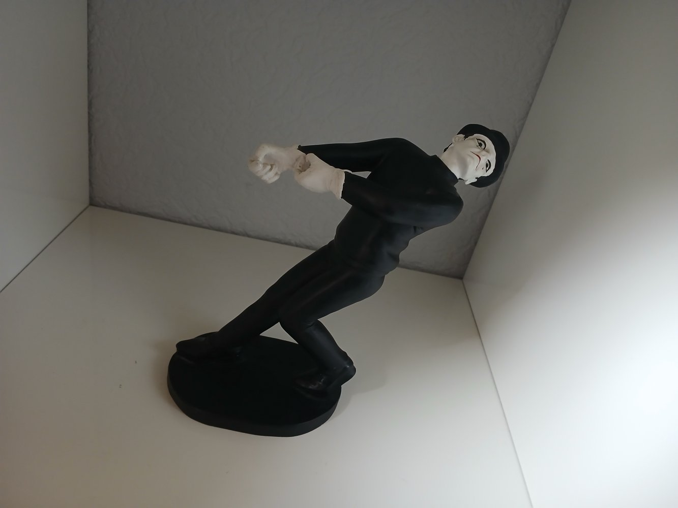 Moderne Kunst Skulptur Sammel Figur Pantomime schwarz weiss ca.18 cm hoch ausgefallen